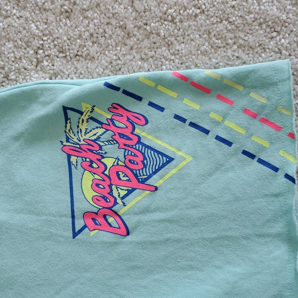 Shorts - Picture 3 of 4